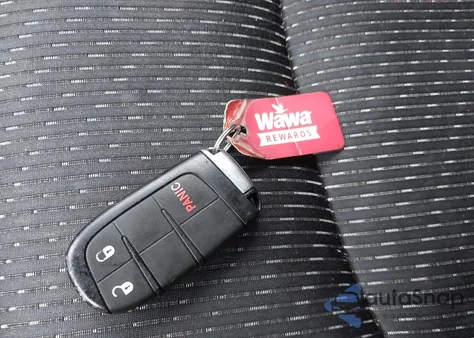 2017 Dodge Journey Sxt z USA, uszkodzony, nr VIN 3C4PDCBB9HT612053